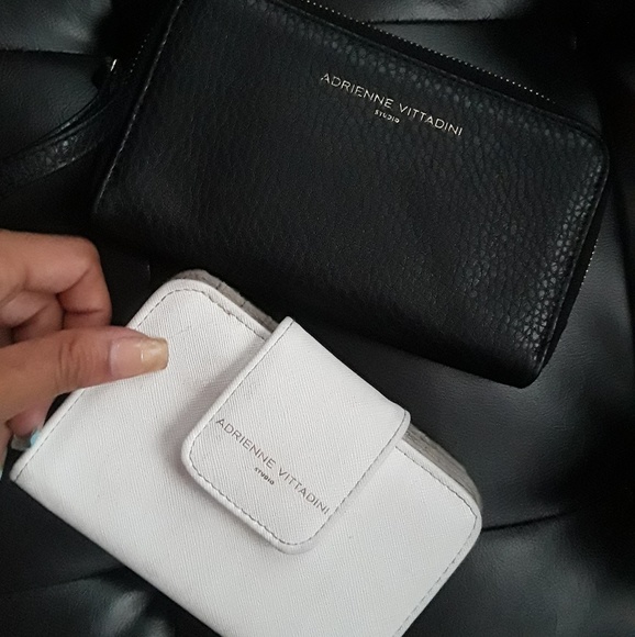 💥TWO WALLETS FOR THE PRICE OF ONE 💥 - Picture 1 of 1